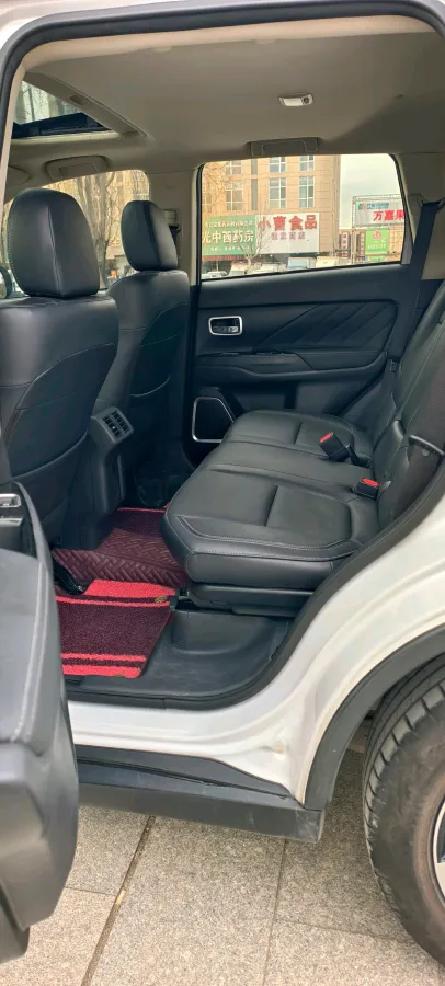 2019 Mitsubishi Outlander 2.4L 192HP L4 CVT,autocango,china used car exporter,china ev exporter,chinese used car exporter,chinese used ev exporter