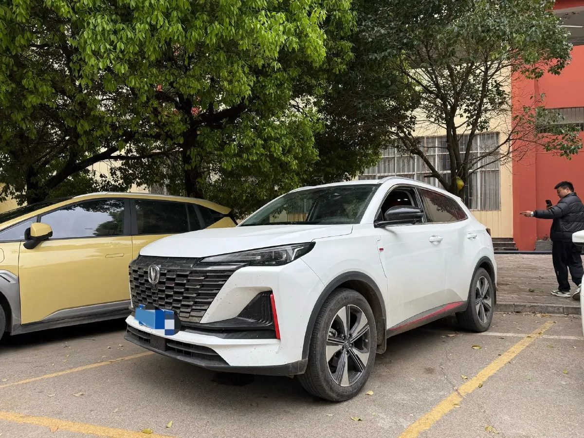 2022 ChangAn Oshan X7 Plus 1.5T 188HP L4 7DCT,autocango,china used car exporter,china ev exporter,chinese used car exporter,chinese used ev exporter