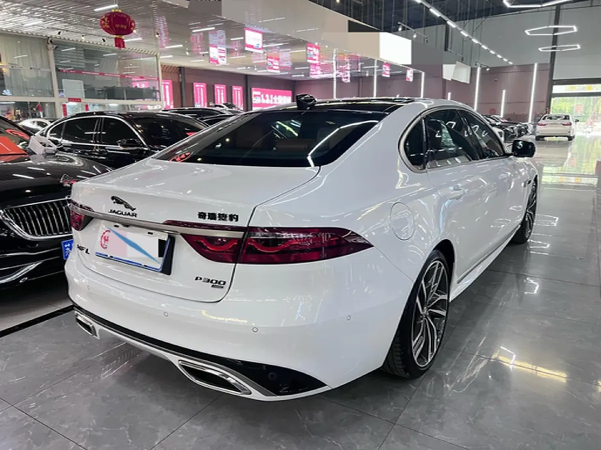 2024 Jaguar XFL 2.0T 300HP L4 8AT,autocango,china used car exporter,china ev exporter,chinese used car exporter,chinese used ev exporter