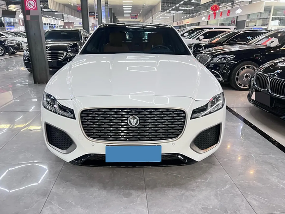2024 Jaguar XFL 2.0T 300HP L4 8AT,autocango,china used car exporter,china ev exporter,chinese used car exporter,chinese used ev exporter