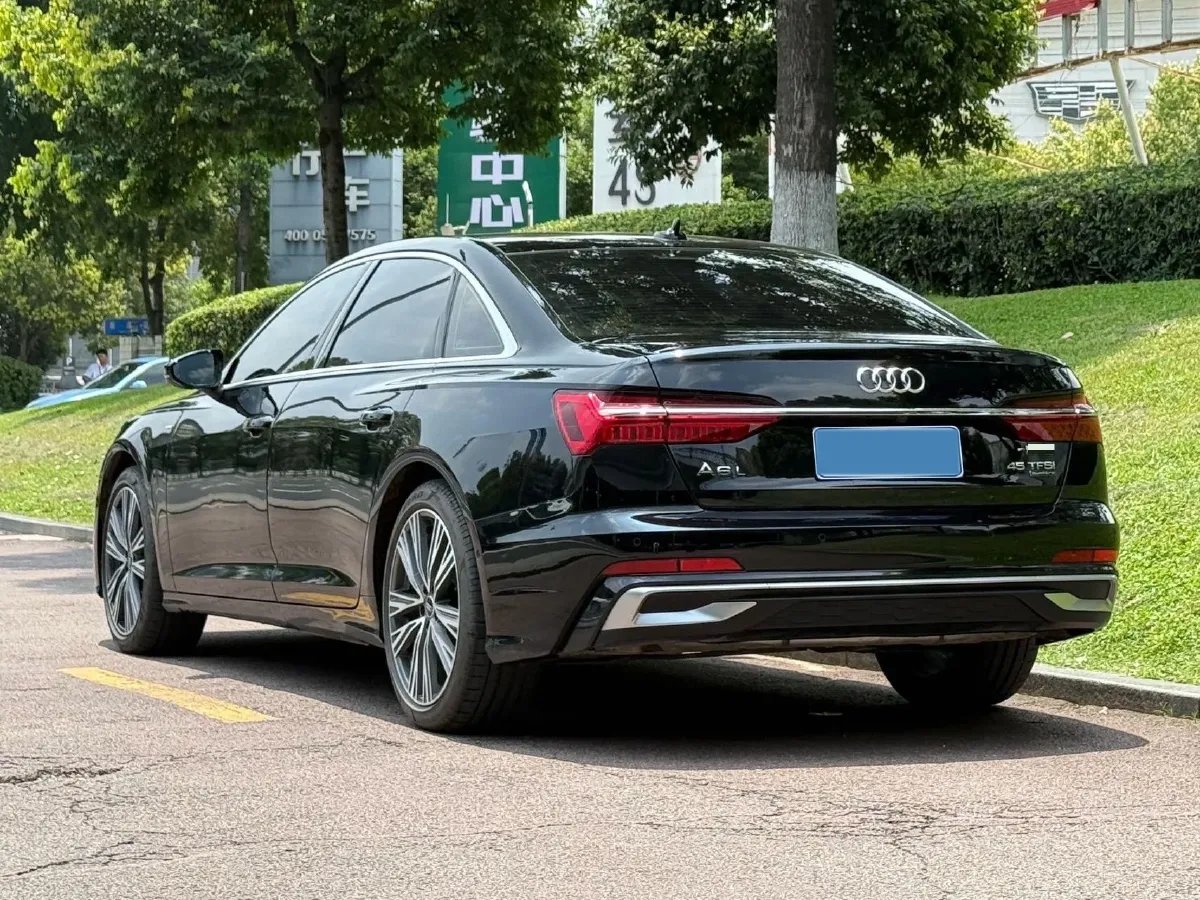 2024 Audi A6L 2.0T 245HP L4 7DCT,autocango,china used car exporter,china ev exporter,chinese used car exporter,chinese used ev exporter