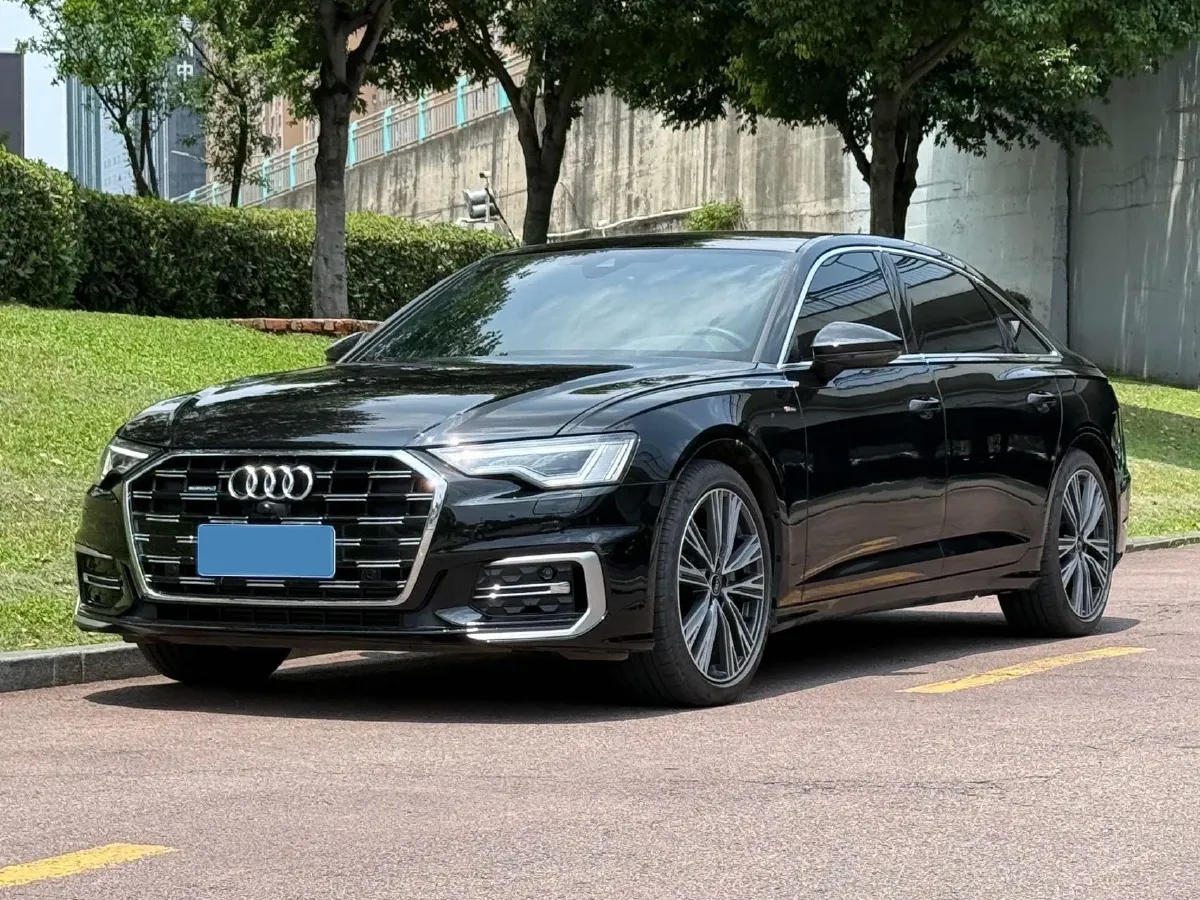 2024 Audi A6L 2.0T 245HP L4 7DCT,autocango,china used car exporter,china ev exporter,chinese used car exporter,chinese used ev exporter
