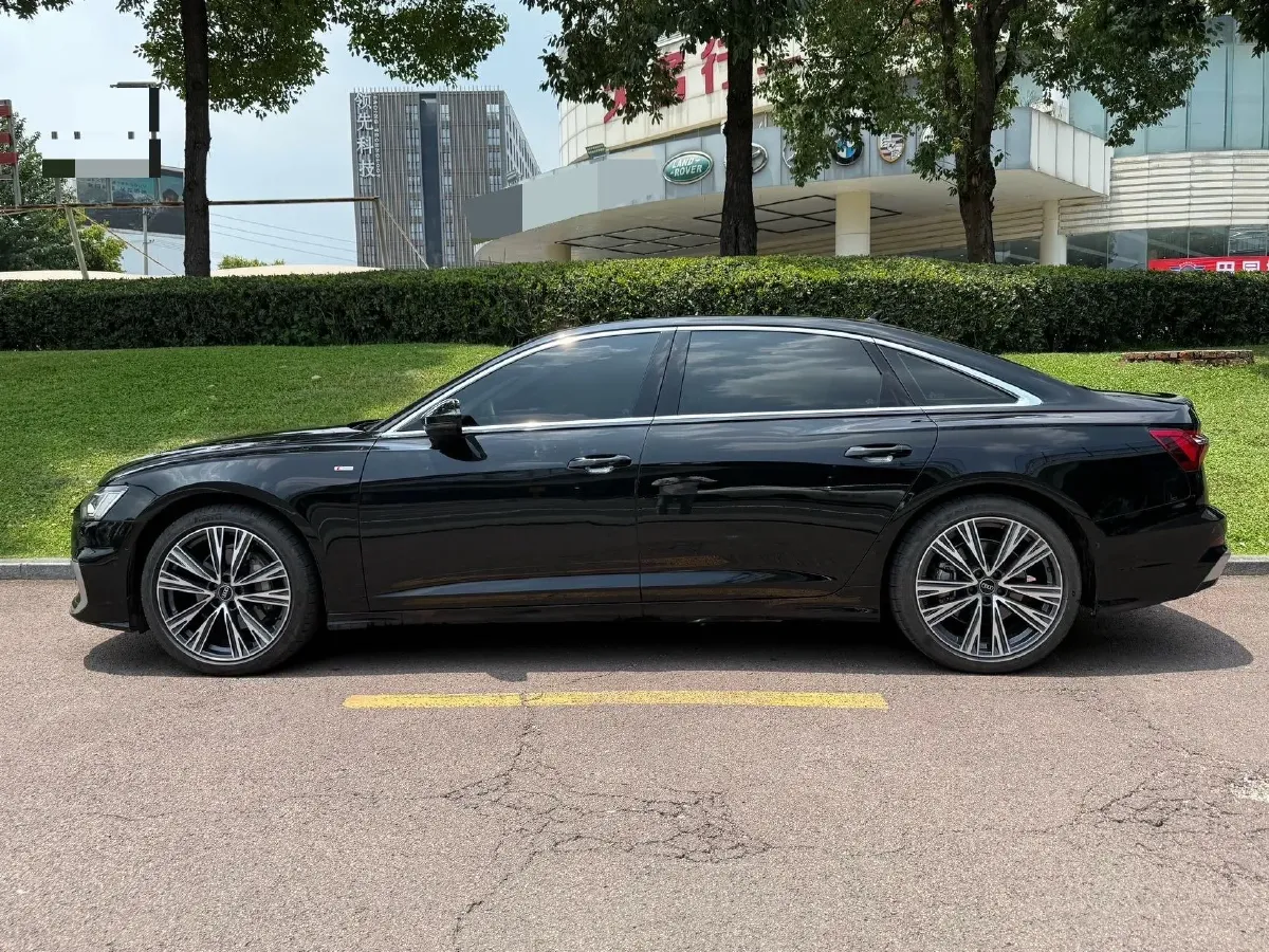 2024 Audi A6L 2.0T 245HP L4 7DCT,autocango,china used car exporter,china ev exporter,chinese used car exporter,chinese used ev exporter