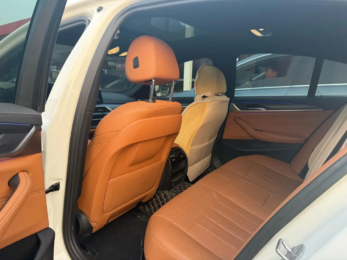 2022 BMW 5 Series 2.0T 184HP L4 8AT,autocango,china used car exporter,china ev exporter,chinese used car exporter,chinese used ev exporter