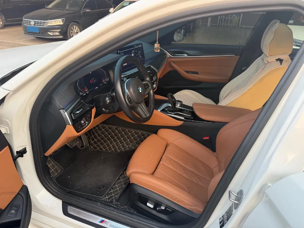 2022 BMW 5 Series 2.0T 184HP L4 8AT,autocango,china used car exporter,china ev exporter,chinese used car exporter,chinese used ev exporter