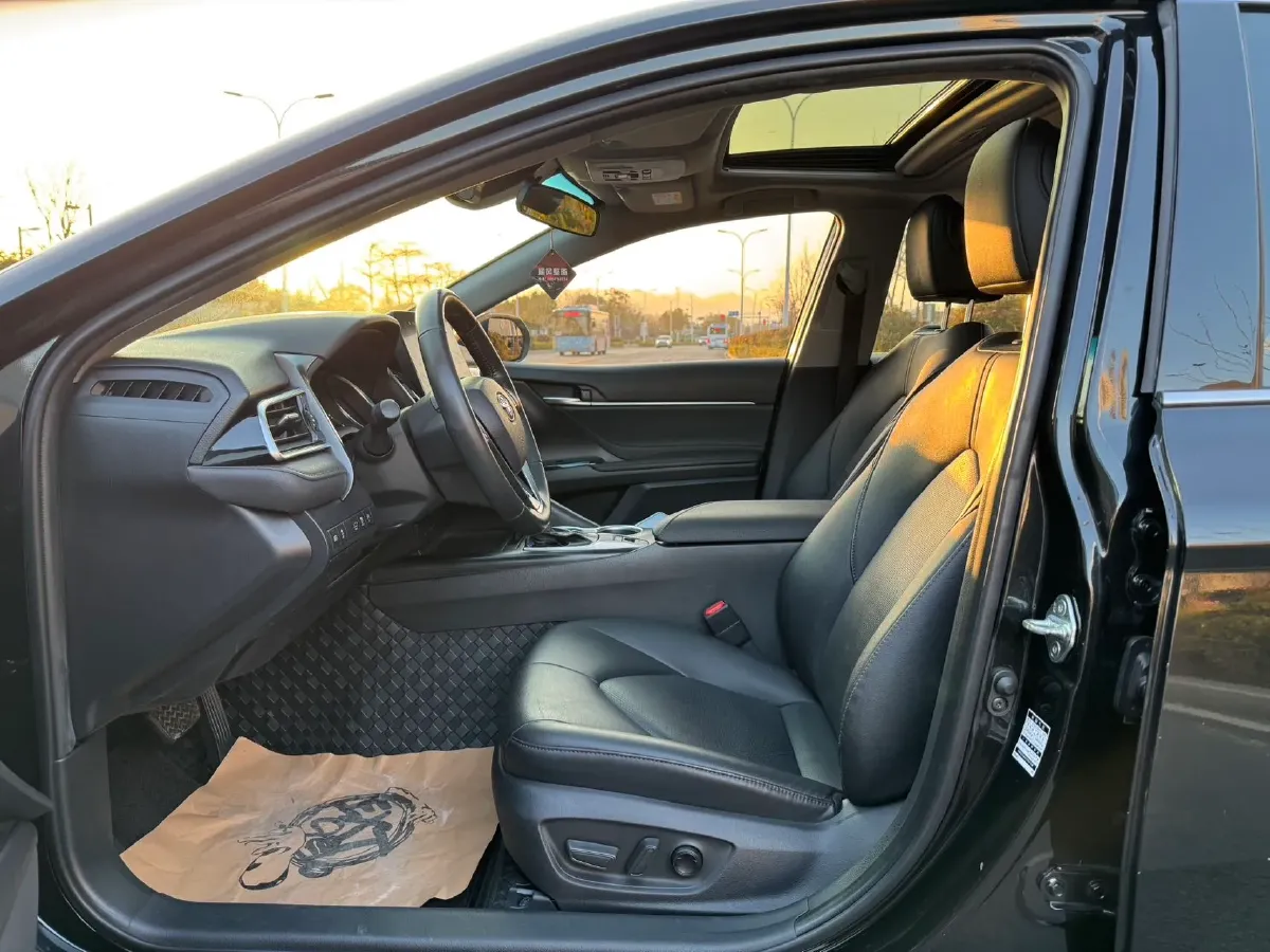 2023 Toyota Camry 2.0L 177HP L4 CVT,autocango,china used car exporter,china ev exporter,chinese used car exporter,chinese used ev exporter