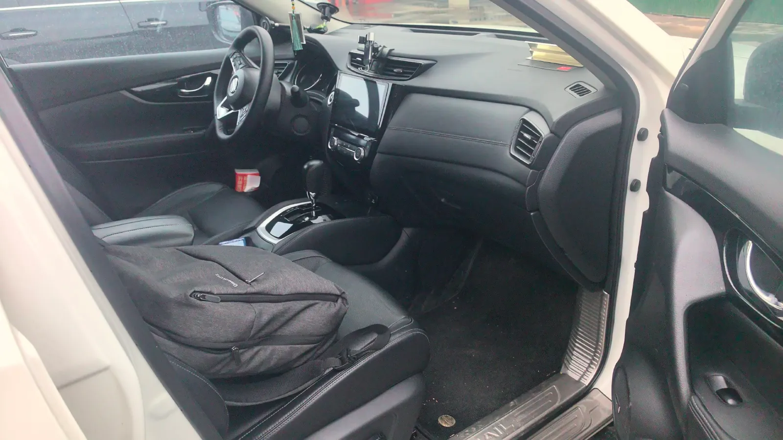 2021 Nissan X-Trail 2.5L 181HP L4 CVT,autocango,china used car exporter,china ev exporter,chinese used car exporter,chinese used ev exporter