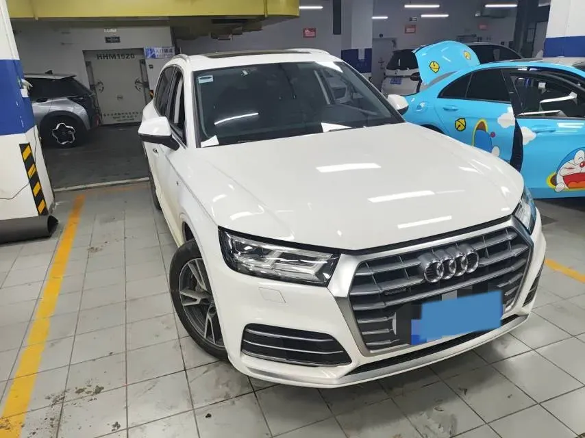 2020 Audi Q5L 2.0T 190HP L4 7DCT,autocango,china used car exporter,china ev exporter,chinese used car exporter,chinese used ev exporter