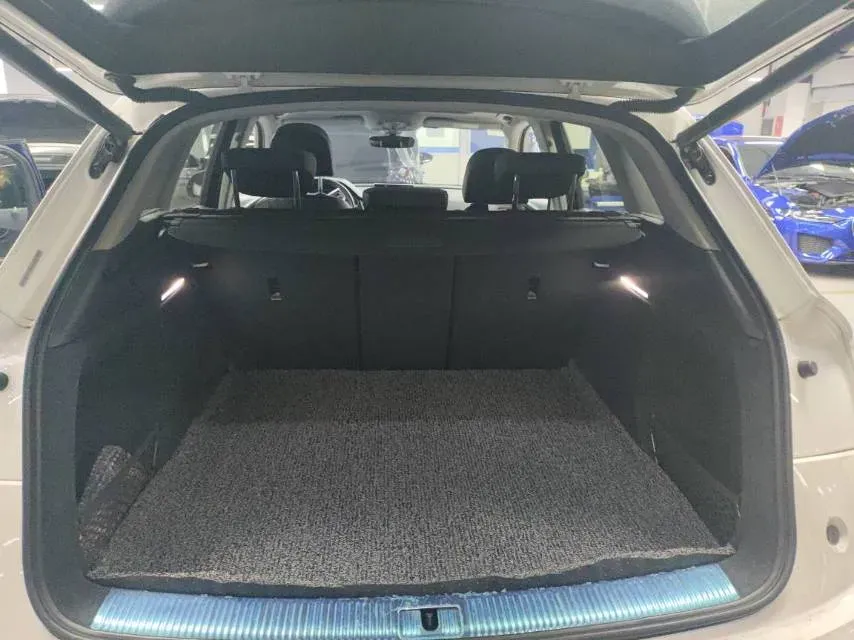 2020 Audi Q5L 2.0T 190HP L4 7DCT,autocango,china used car exporter,china ev exporter,chinese used car exporter,chinese used ev exporter