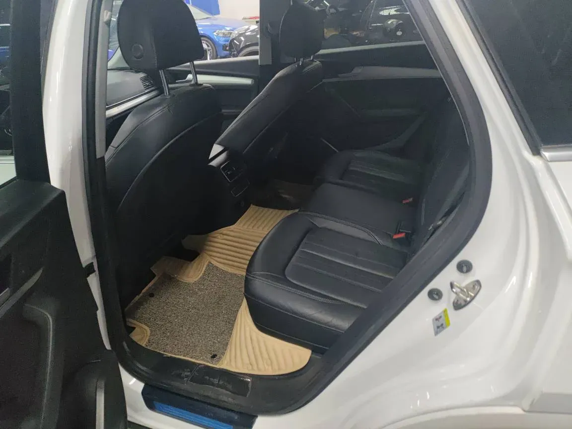 2020 Audi Q5L 2.0T 190HP L4 7DCT,autocango,china used car exporter,china ev exporter,chinese used car exporter,chinese used ev exporter