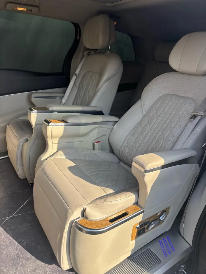 2021 Buick GL8 2.0T 237HP L4 9AT,autocango,china used car exporter,china ev exporter,chinese used car exporter,chinese used ev exporter