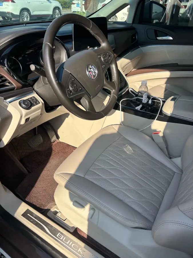 2021 Buick GL8 2.0T 237HP L4 9AT,autocango,china used car exporter,china ev exporter,chinese used car exporter,chinese used ev exporter