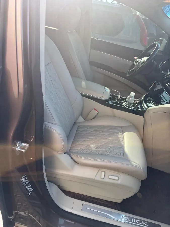 2021 Buick GL8 2.0T 237HP L4 9AT,autocango,china used car exporter,china ev exporter,chinese used car exporter,chinese used ev exporter