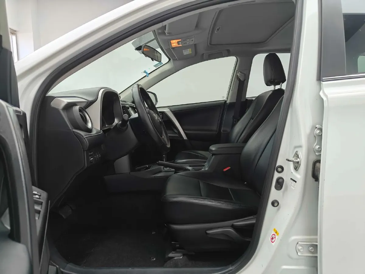 2019 Toyota Camry 2.0L 178HP L4 CVT,autocango,china used car exporter,china ev exporter,chinese used car exporter,chinese used ev exporter