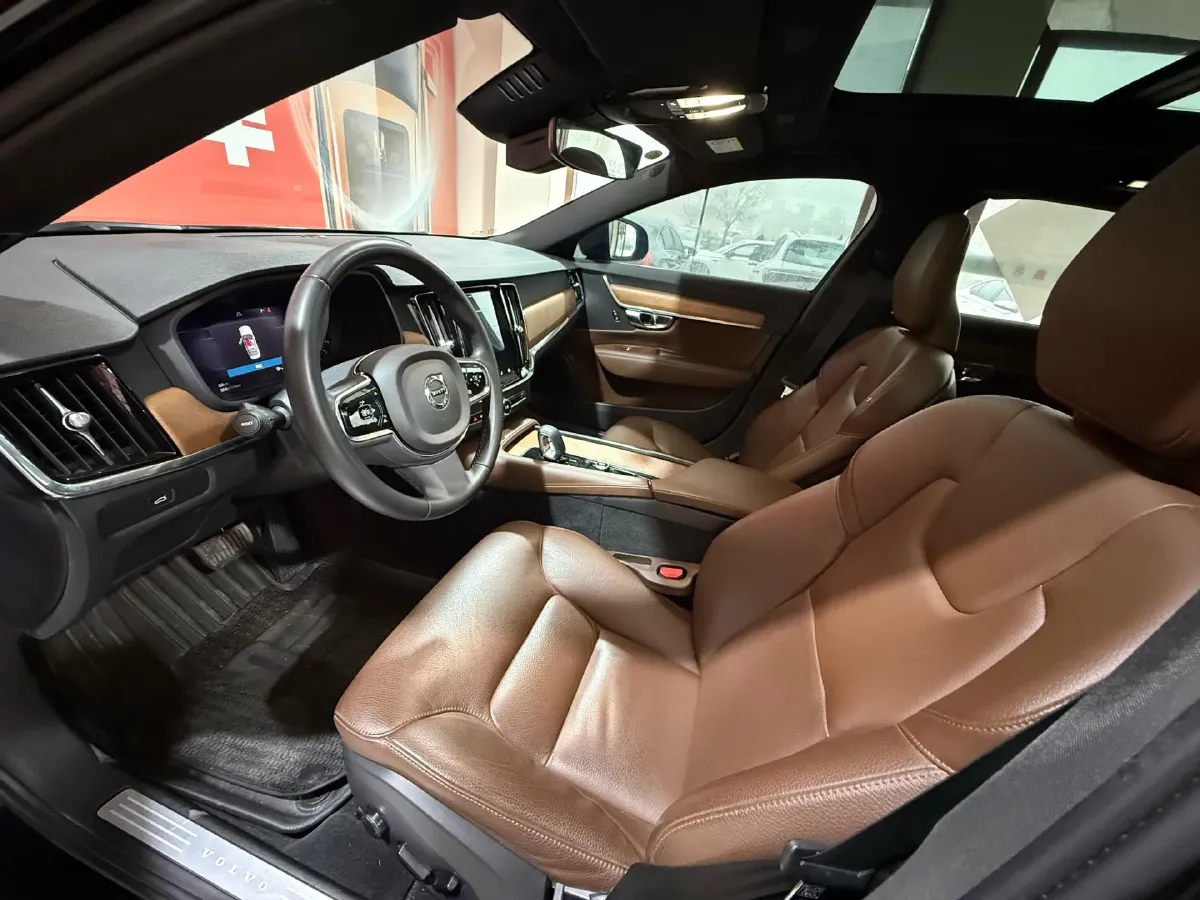 2023 Volvo S90 2.0T 250HP L4 8AT,autocango,china used car exporter,china ev exporter,chinese used car exporter,chinese used ev exporter