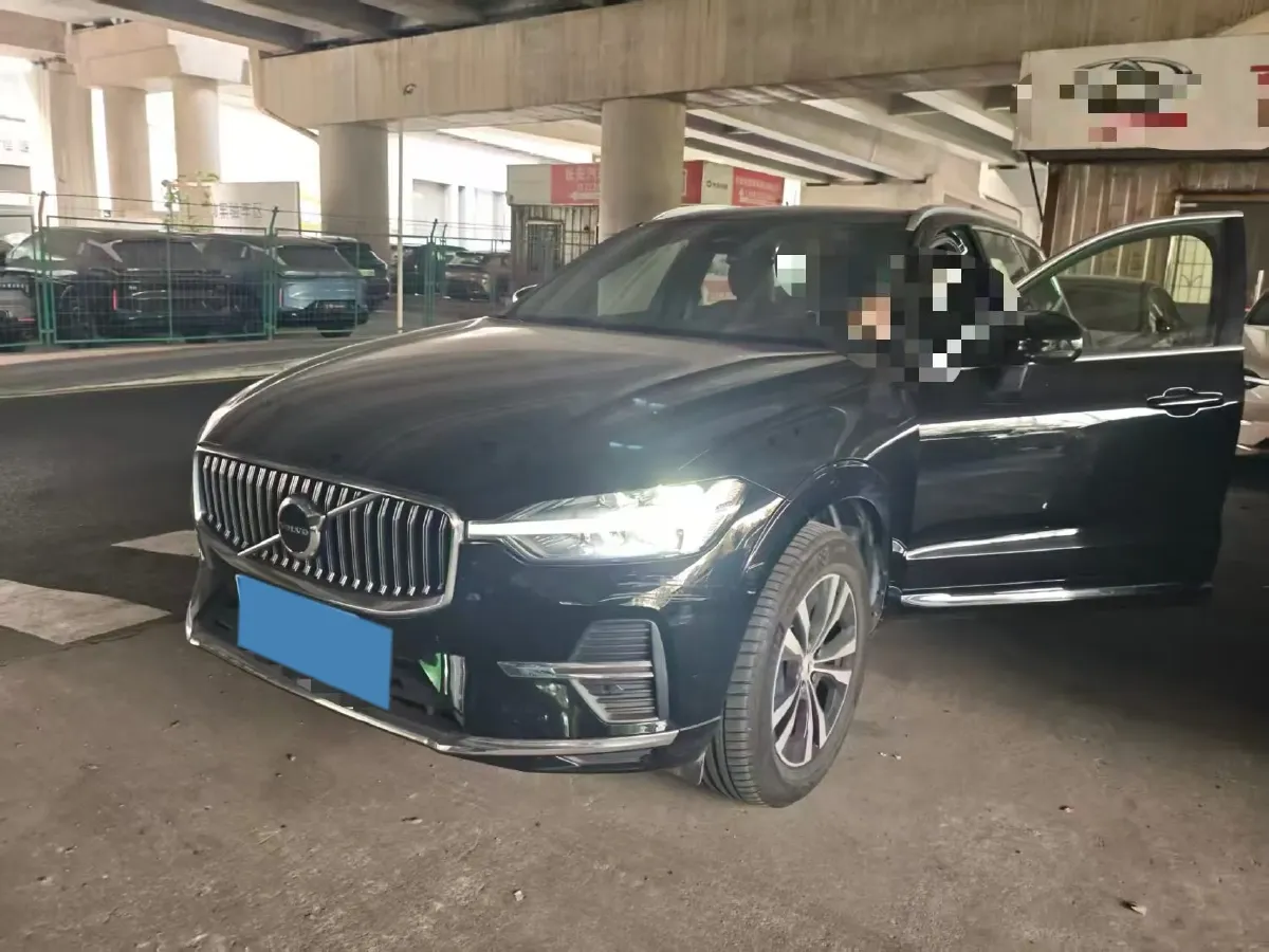 2025 Volvo XC60 2.0T 250HP L4 8AT,autocango,china used car exporter,china ev exporter,chinese used car exporter,chinese used ev exporter