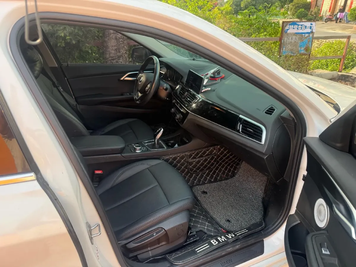 2021 BMW 1 Series 1.5T 140HP L3 7DCT,autocango,china used car exporter,china ev exporter,chinese used car exporter,chinese used ev exporter