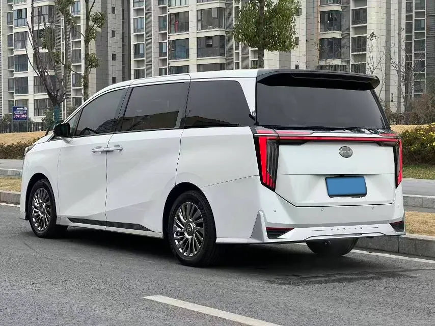 2023 GAC Trumpchi M8 2.0T 252HP L4 8AT,autocango,china used car exporter,china ev exporter,chinese used car exporter,chinese used ev exporter