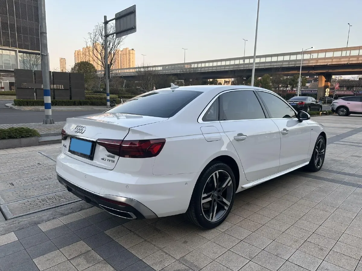 2020 Audi A4L 2.0T 190HP L4 7DCT,autocango,china used car exporter,china ev exporter,chinese used car exporter,chinese used ev exporter