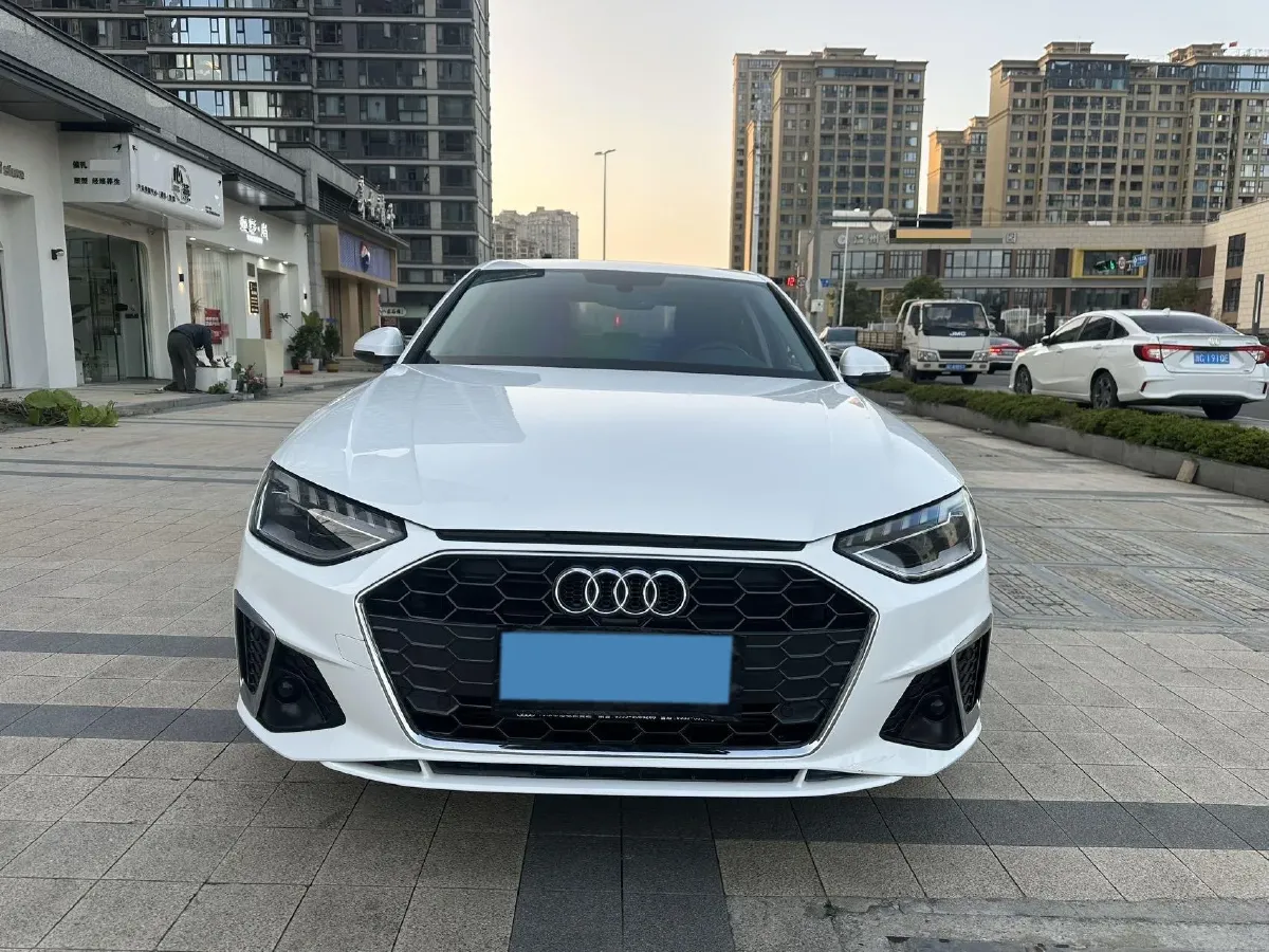 2020 Audi A4L 2.0T 190HP L4 7DCT,autocango,china used car exporter,china ev exporter,chinese used car exporter,chinese used ev exporter