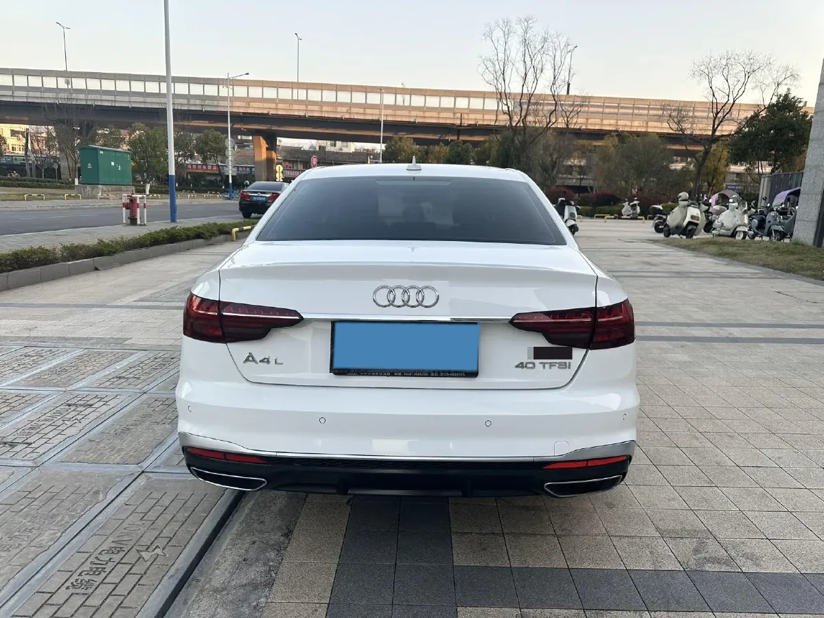 2020 Audi A4L 2.0T 190HP L4 7DCT,autocango,china used car exporter,china ev exporter,chinese used car exporter,chinese used ev exporter