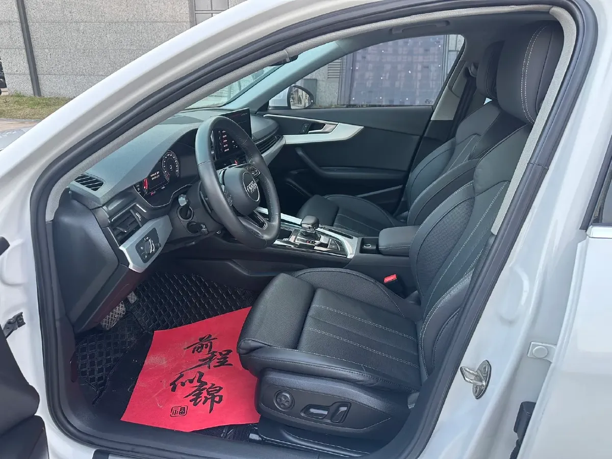 2020 Audi A4L 2.0T 190HP L4 7DCT,autocango,china used car exporter,china ev exporter,chinese used car exporter,chinese used ev exporter