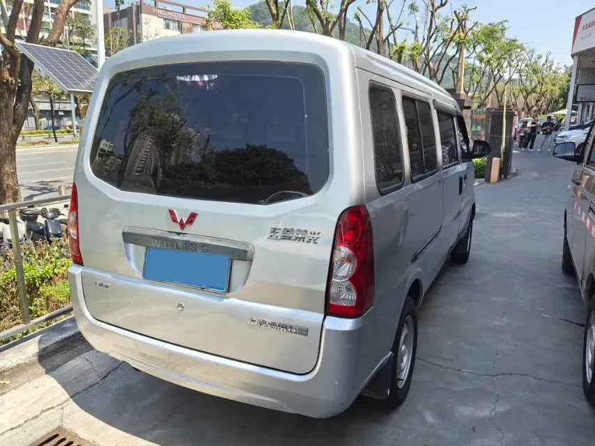 2021 WuLing RongGuang 1.5L 99HP L4 5MT,autocango,china used car exporter,china ev exporter,chinese used car exporter,chinese used ev exporter