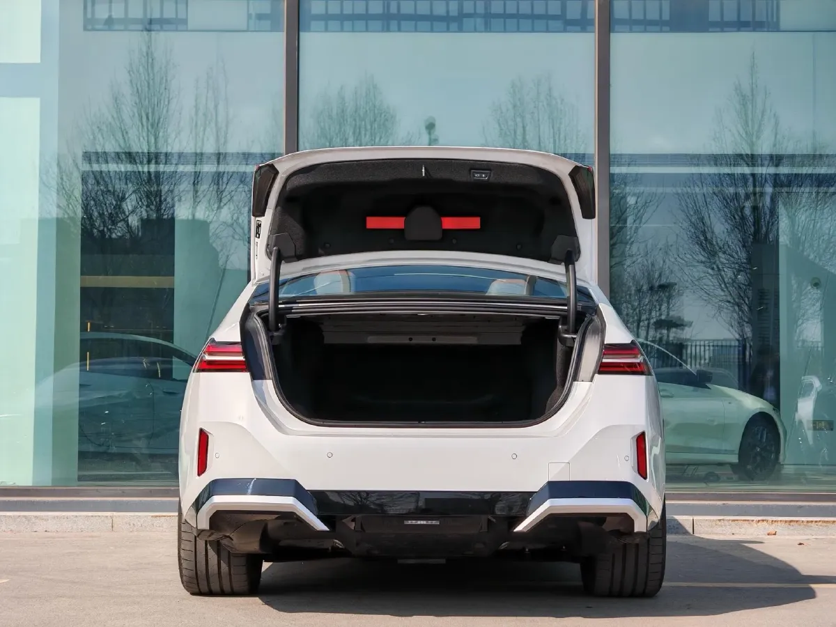 2025 BMW i5 BEV 96.96KWH,autocango,china used car exporter,china ev exporter,chinese used car exporter,chinese used ev exporter