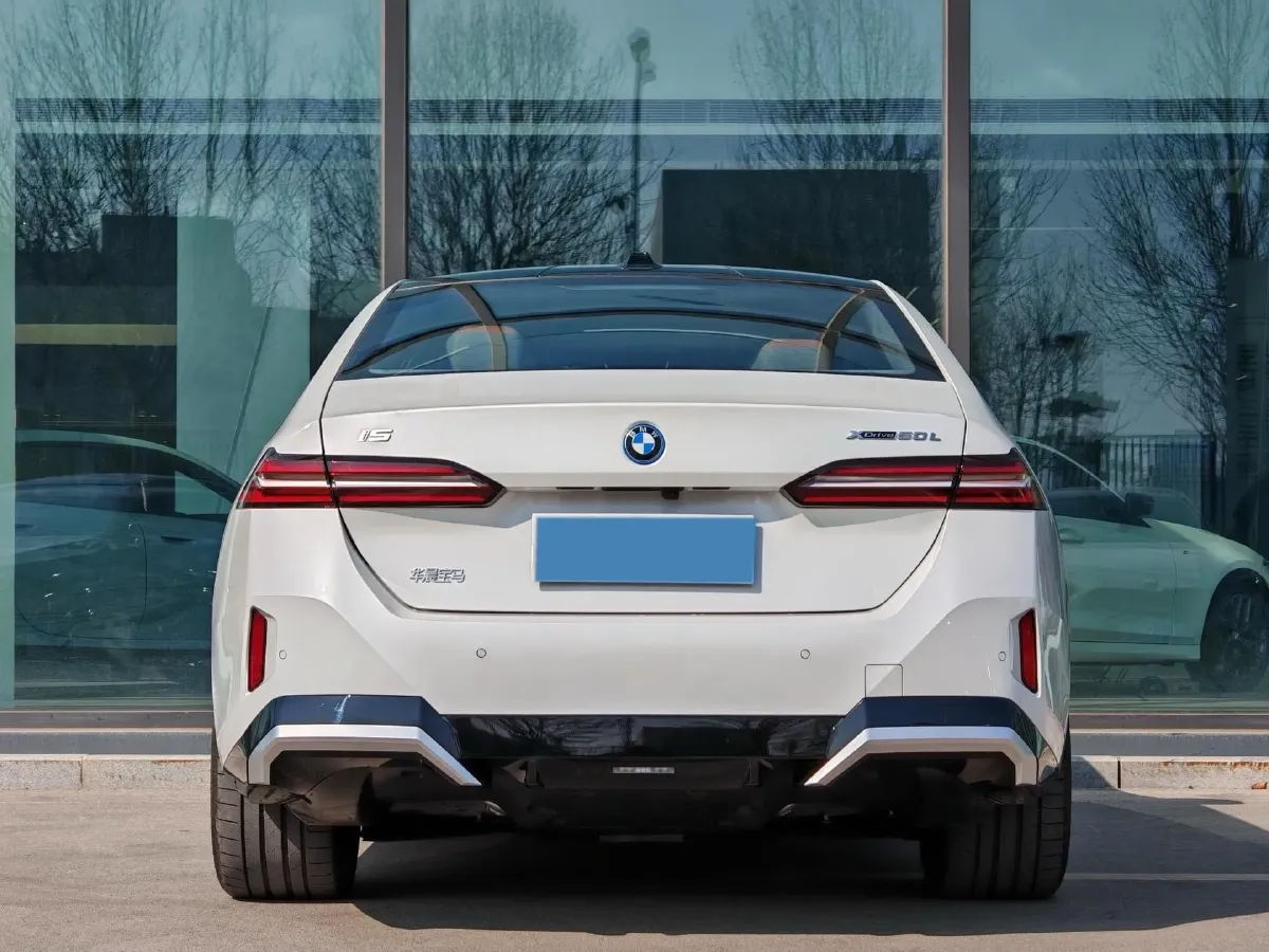 2025 BMW i5 BEV 96.96KWH,autocango,china used car exporter,china ev exporter,chinese used car exporter,chinese used ev exporter