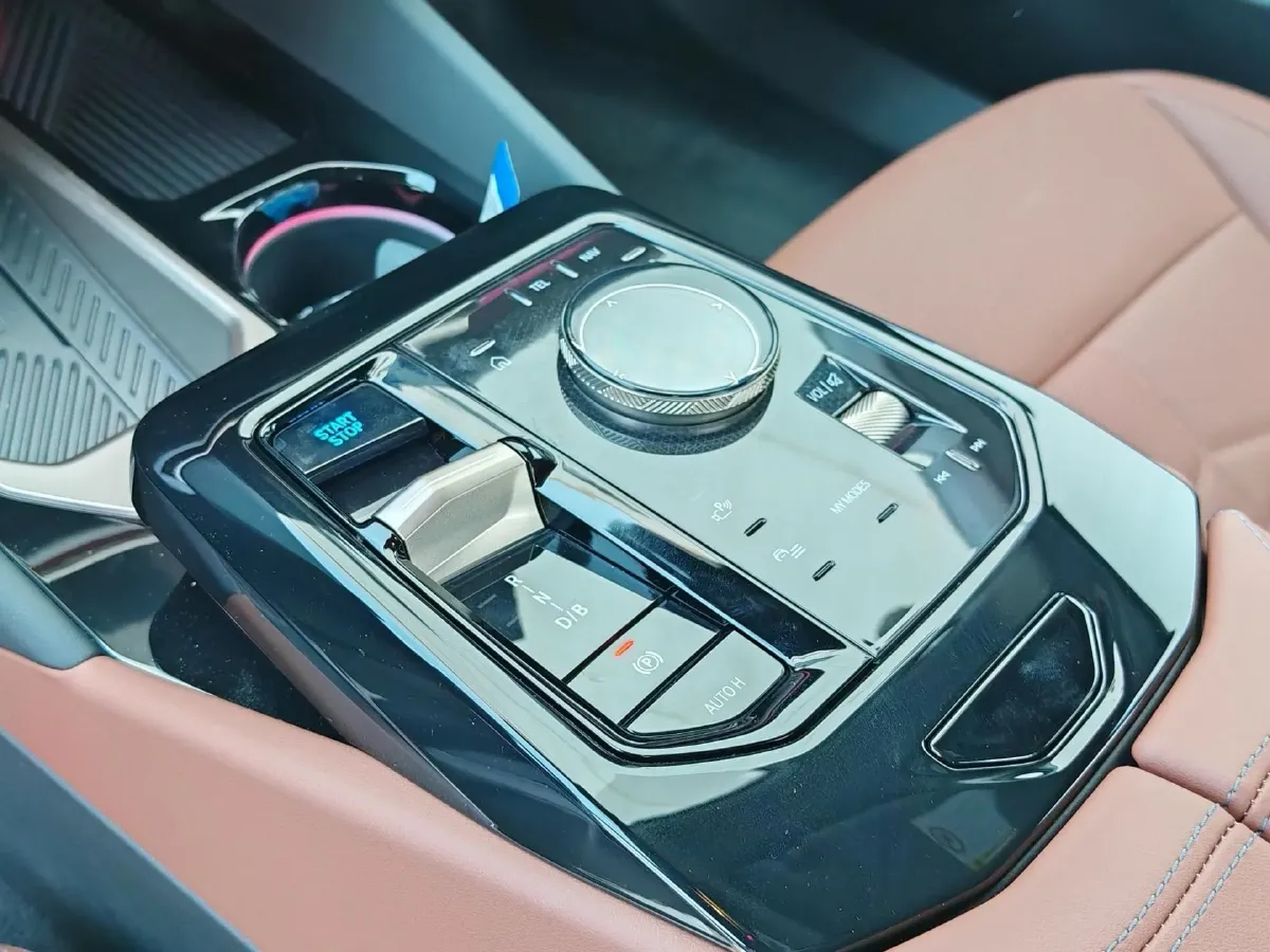 2025 BMW i5 BEV 96.96KWH,autocango,china used car exporter,china ev exporter,chinese used car exporter,chinese used ev exporter