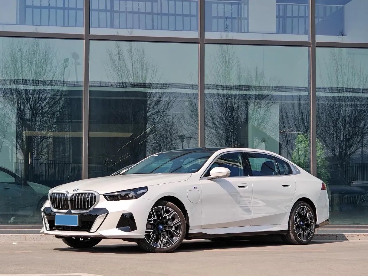 2025 BMW i5 BEV 96.96KWH,autocango,china used car exporter,china ev exporter,chinese used car exporter,chinese used ev exporter