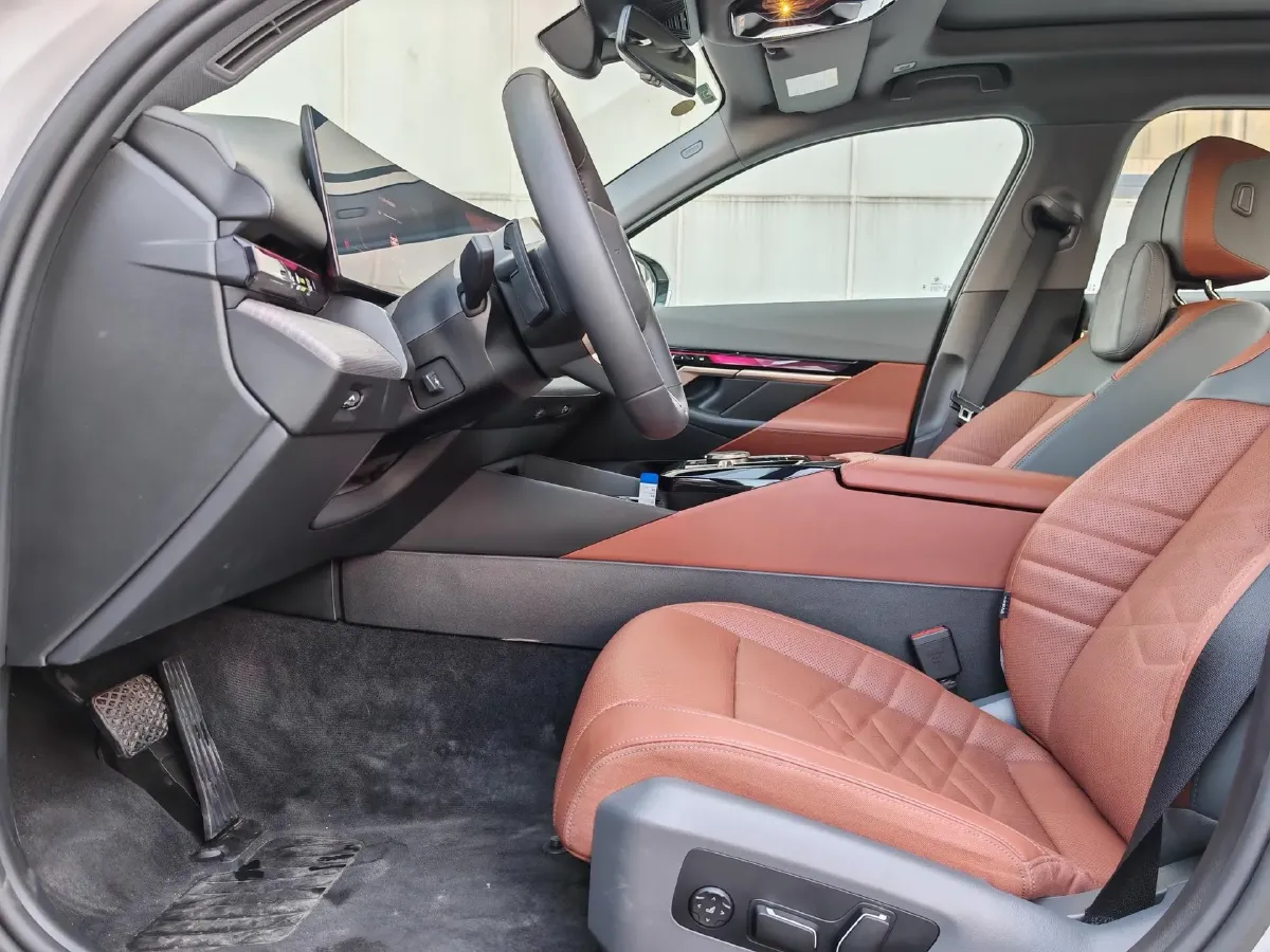 2025 BMW i5 BEV 96.96KWH,autocango,china used car exporter,china ev exporter,chinese used car exporter,chinese used ev exporter