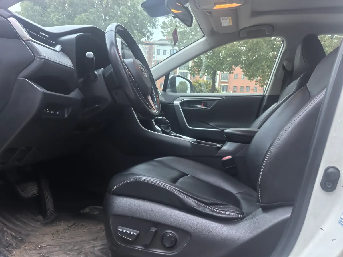 2020 Toyota RAV4 2.0L 171HP L4 CVT,autocango,china used car exporter,china ev exporter,chinese used car exporter,chinese used ev exporter