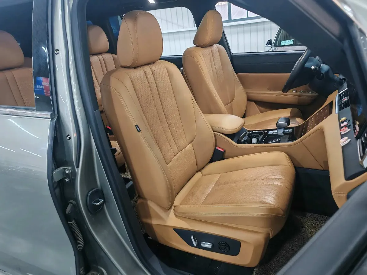 2020 Li ONE Range Extended 131HP REEV 40.5KWH,autocango,china used car exporter,china ev exporter,chinese used car exporter,chinese used ev exporter