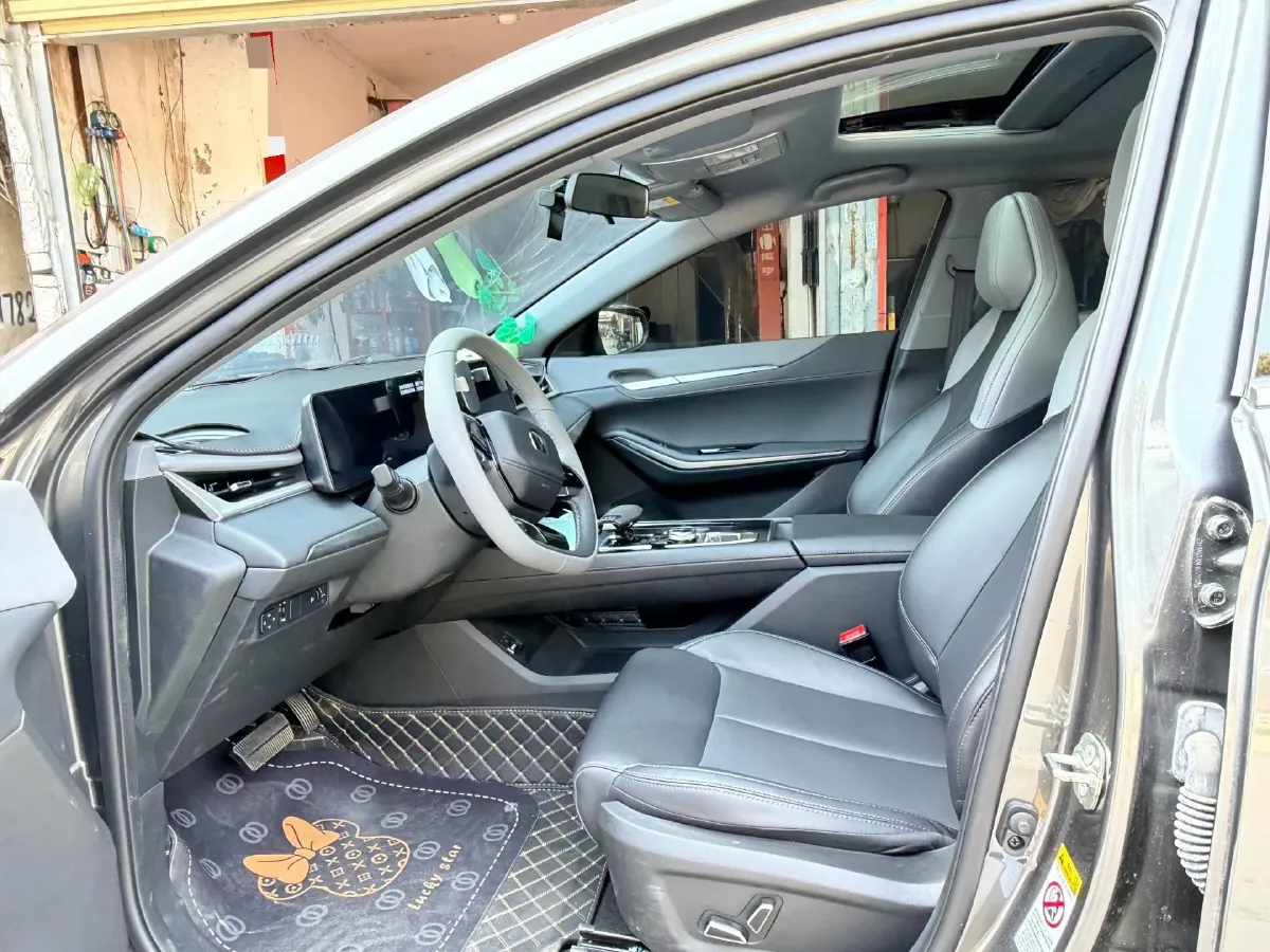 2023 ChangAn Raeton Plus 1.5T 188HP L4 7DCT,autocango,china used car exporter,china ev exporter,chinese used car exporter,chinese used ev exporter