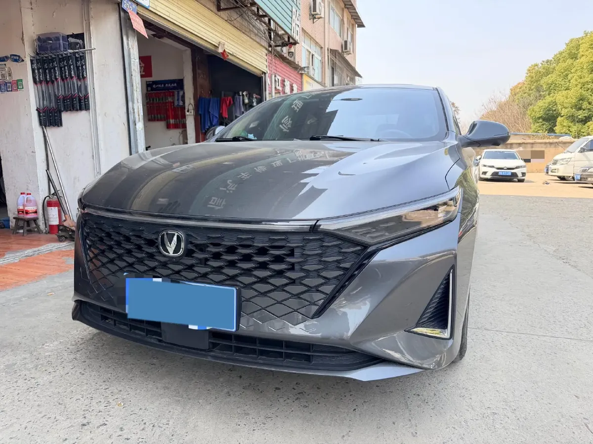2023 ChangAn Raeton Plus 1.5T 188HP L4 7DCT,autocango,china used car exporter,china ev exporter,chinese used car exporter,chinese used ev exporter