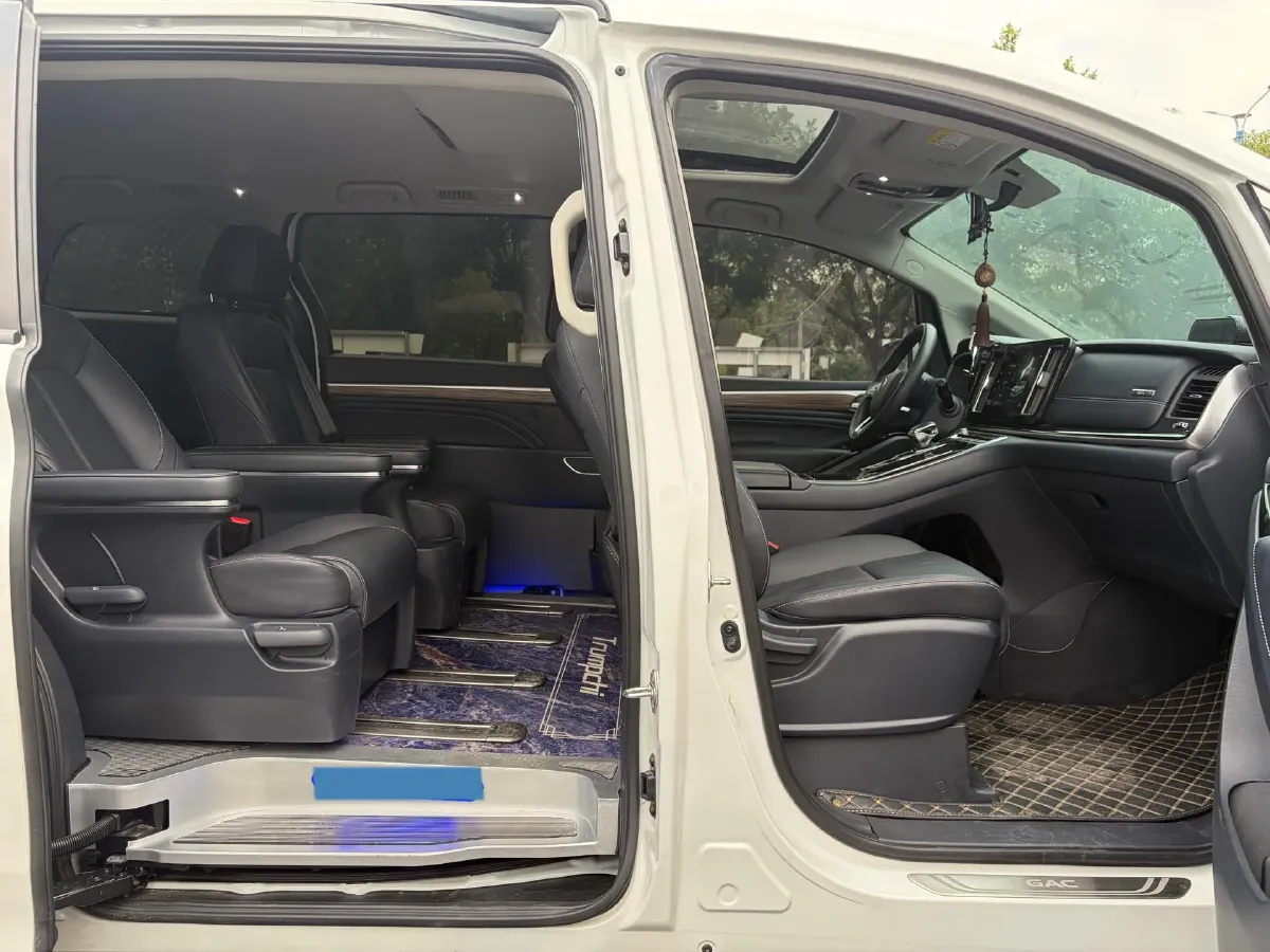 2021 GAC Trumpchi M8 2.0T 252HP L4 8AT,autocango,china used car exporter,china ev exporter,chinese used car exporter,chinese used ev exporter