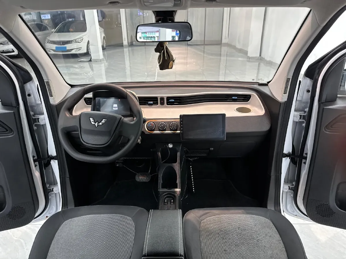 2021 WuLing HongGuang MINI EV BEV 9.3KWH,autocango,china used car exporter,china ev exporter,chinese used car exporter,chinese used ev exporter