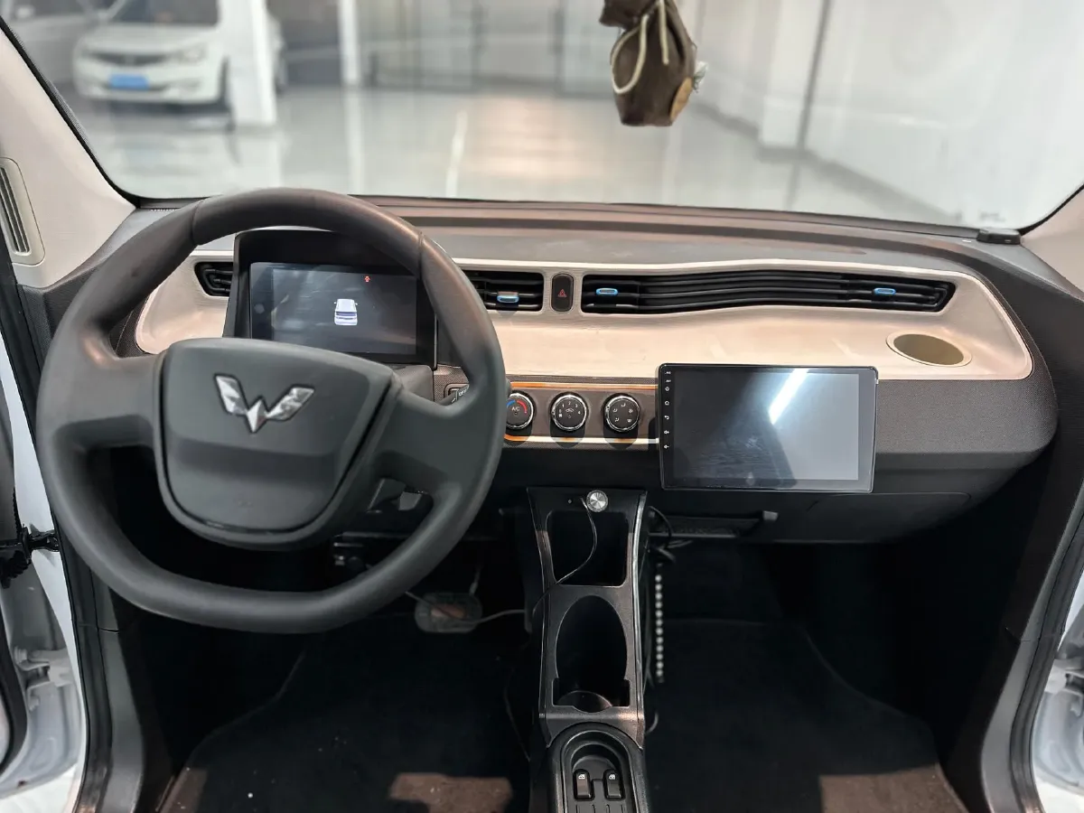 2021 WuLing HongGuang MINI EV BEV 9.3KWH,autocango,china used car exporter,china ev exporter,chinese used car exporter,chinese used ev exporter