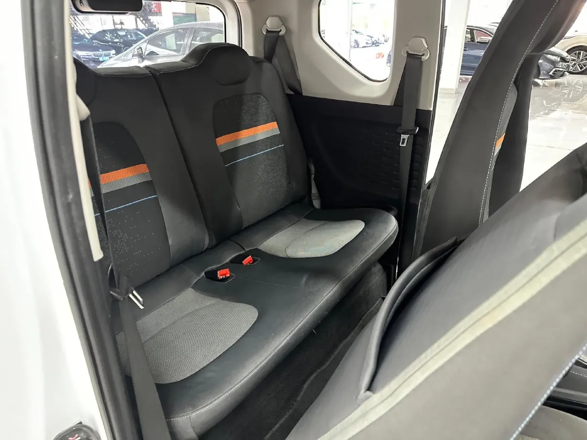 2021 WuLing HongGuang MINI EV BEV 9.3KWH,autocango,china used car exporter,china ev exporter,chinese used car exporter,chinese used ev exporter