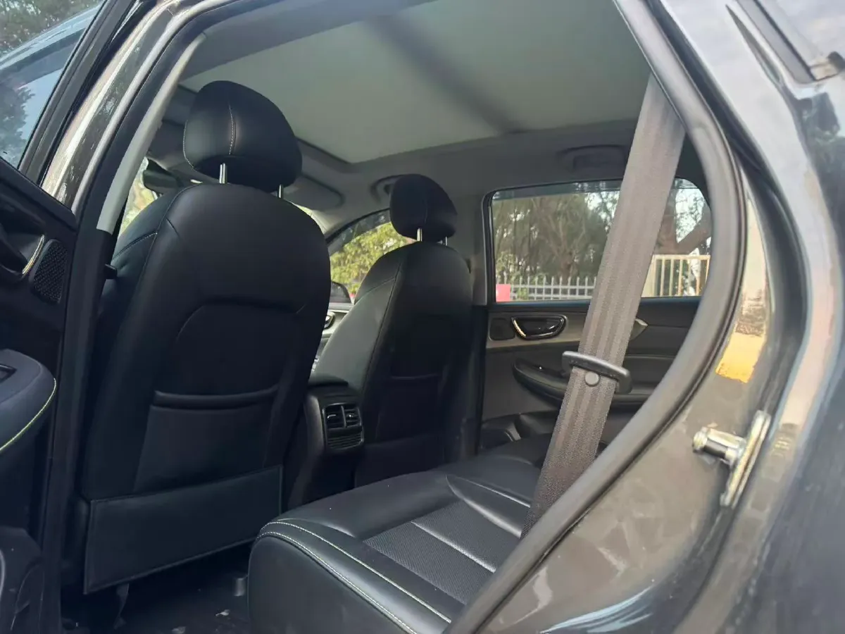 2021 Roewe RX5 1.5T 169HP L4 AMT PHEV 11.1KWH,autocango,china used car exporter,china ev exporter,chinese used car exporter,chinese used ev exporter