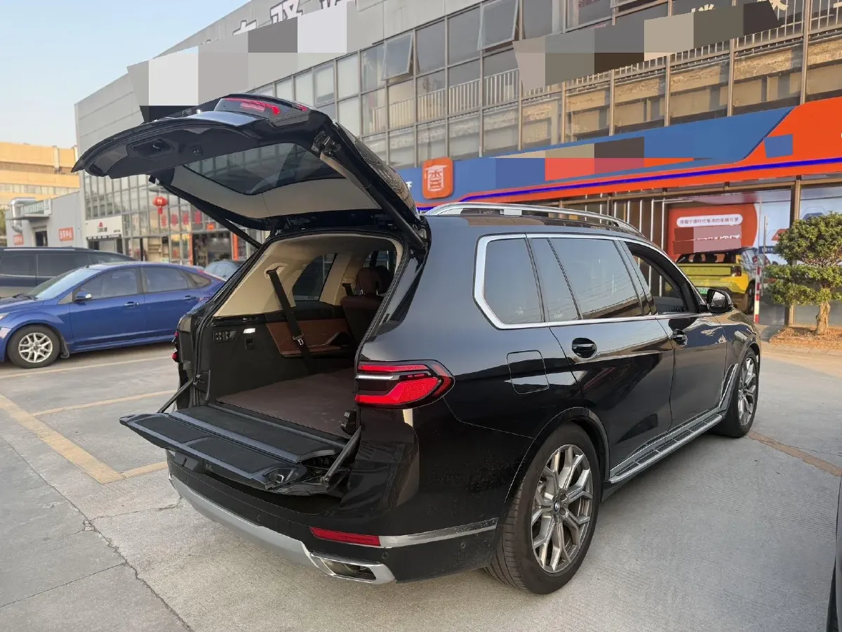 2023 BMW X7 3.0T 381HP L6 8AT,autocango,china used car exporter,china ev exporter,chinese used car exporter,chinese used ev exporter