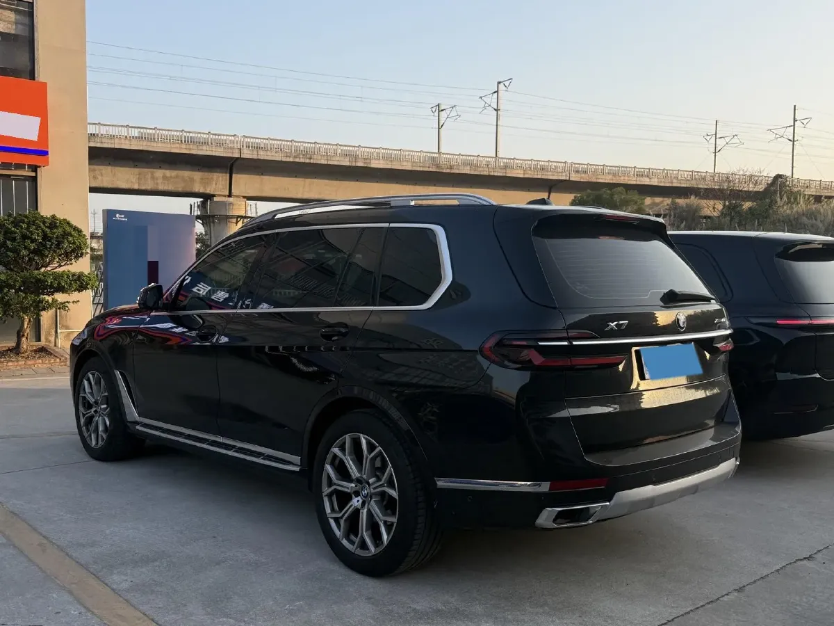 2023 BMW X7 3.0T 381HP L6 8AT,autocango,china used car exporter,china ev exporter,chinese used car exporter,chinese used ev exporter