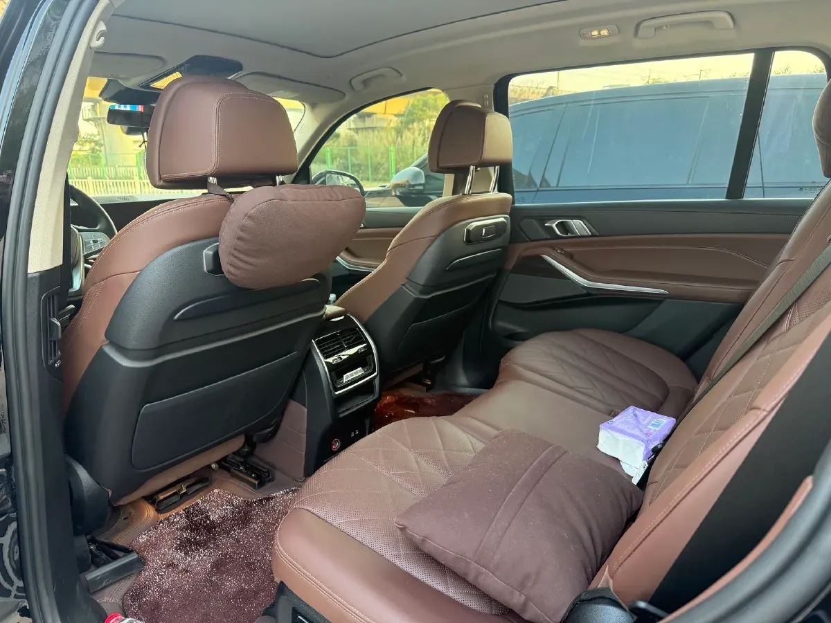 2023 BMW X7 3.0T 381HP L6 8AT,autocango,china used car exporter,china ev exporter,chinese used car exporter,chinese used ev exporter