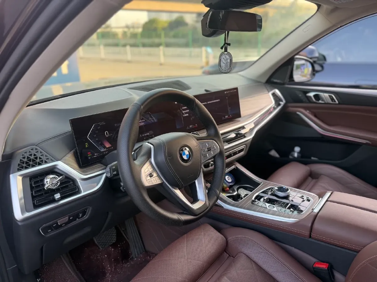 2023 BMW X7 3.0T 381HP L6 8AT,autocango,china used car exporter,china ev exporter,chinese used car exporter,chinese used ev exporter