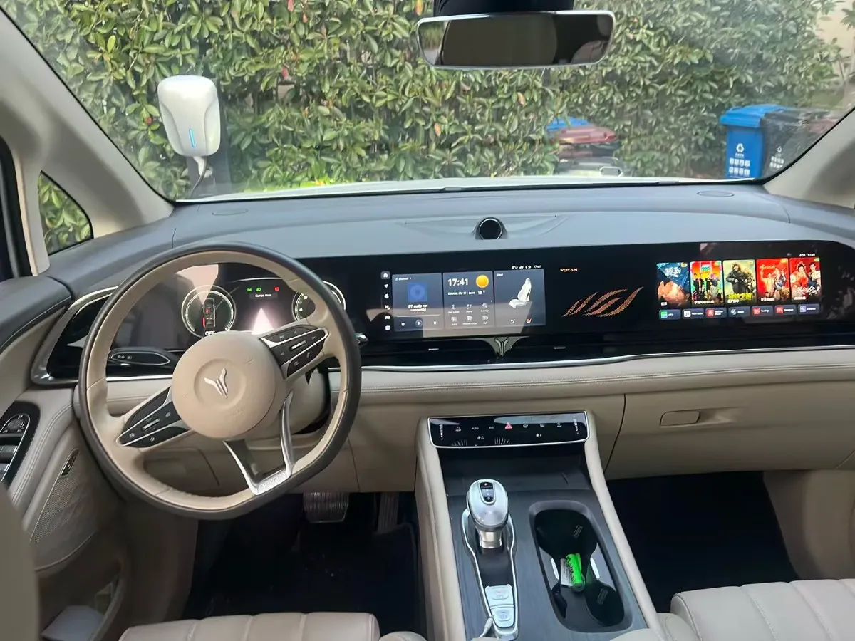 2022 Voyah Dream BEV 82KWH,autocango,china used car exporter,china ev exporter,chinese used car exporter,chinese used ev exporter