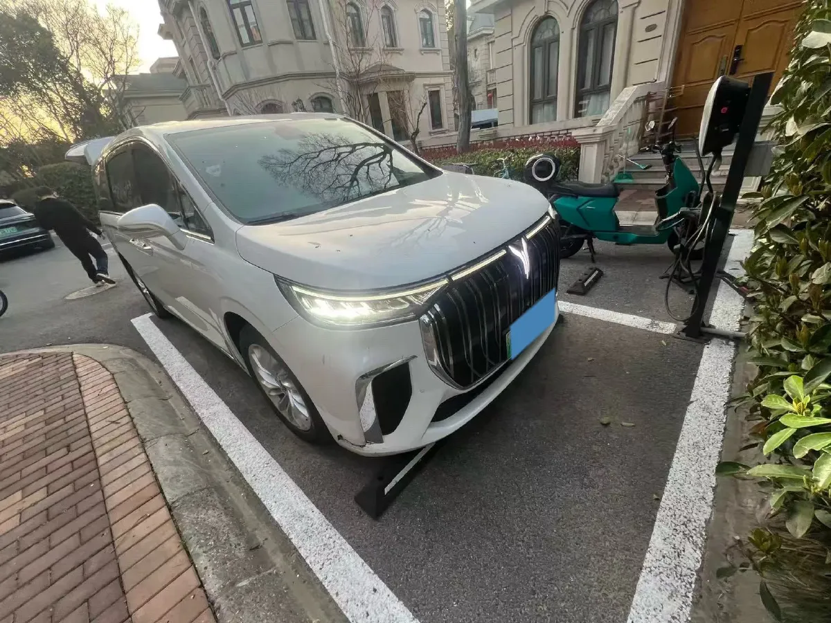 2022 Voyah Dream BEV 82KWH,autocango,china used car exporter,china ev exporter,chinese used car exporter,chinese used ev exporter