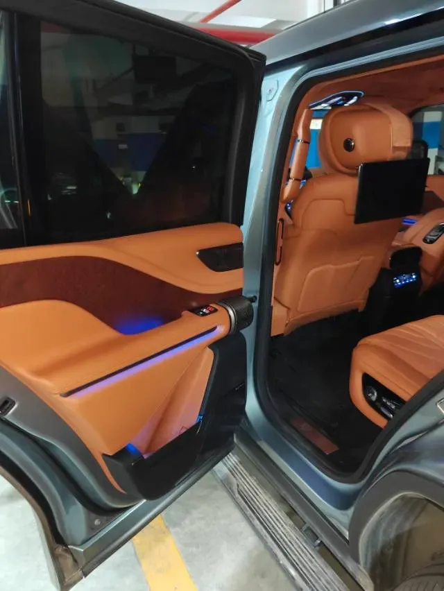 2023 YangWang U8 2.0T 272HP L4 REEV 49.05KWH,autocango,china used car exporter,china ev exporter,chinese used car exporter,chinese used ev exporter