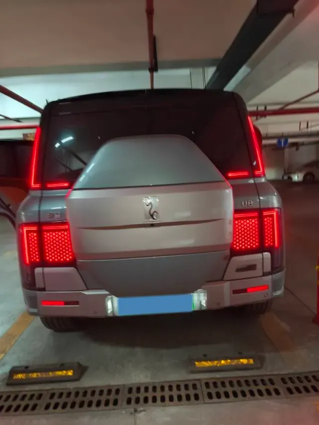 2023 YangWang U8 2.0T 272HP L4 REEV 49.05KWH,autocango,china used car exporter,china ev exporter,chinese used car exporter,chinese used ev exporter