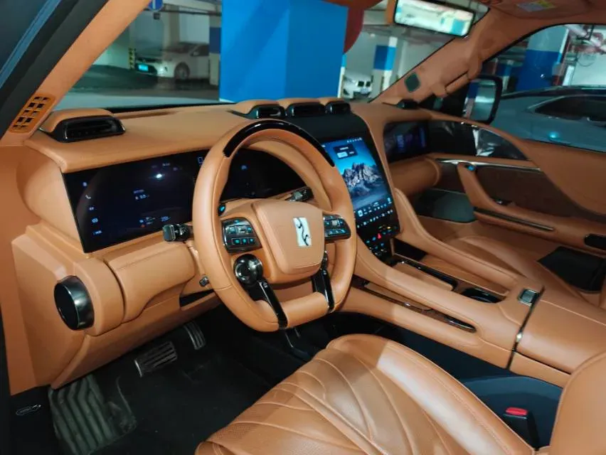 2023 YangWang U8 2.0T 272HP L4 REEV 49.05KWH,autocango,china used car exporter,china ev exporter,chinese used car exporter,chinese used ev exporter